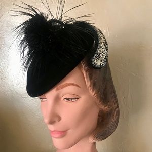 FASCINATING 1950s' BLACK VELVET COCKTAIL HAT WITH BEADING & FEATHER ADORNMENT